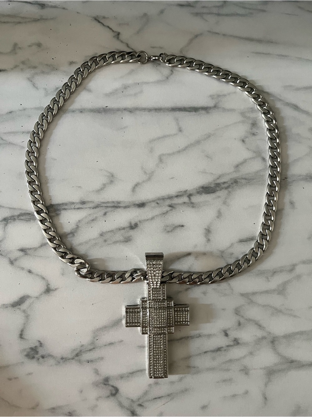 Cuban chain with diamond pedant